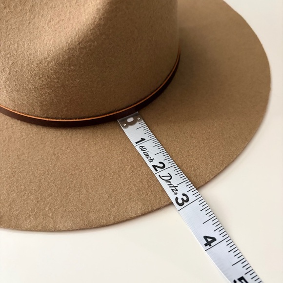 NWOT Yellow 108 Tan 100% Wool Hat, Leather Detailing, Large